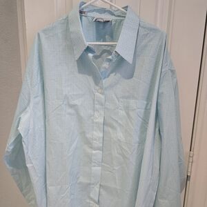 Classic Blue Dress Shirt with Long Sleeves